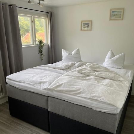 Lantlig Villa I Ljungbyhed Екстериор снимка