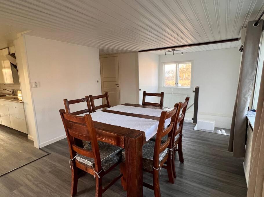 Lantlig Villa I Ljungbyhed Екстериор снимка