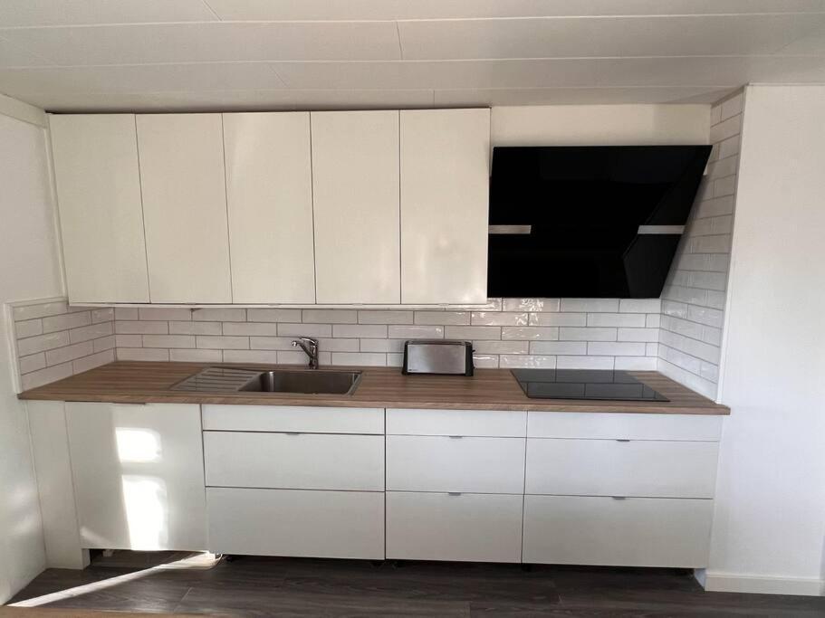 Lantlig Villa I Ljungbyhed Екстериор снимка