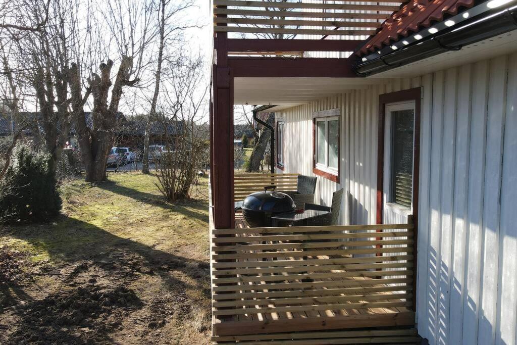 Lantlig Villa I Ljungbyhed Екстериор снимка