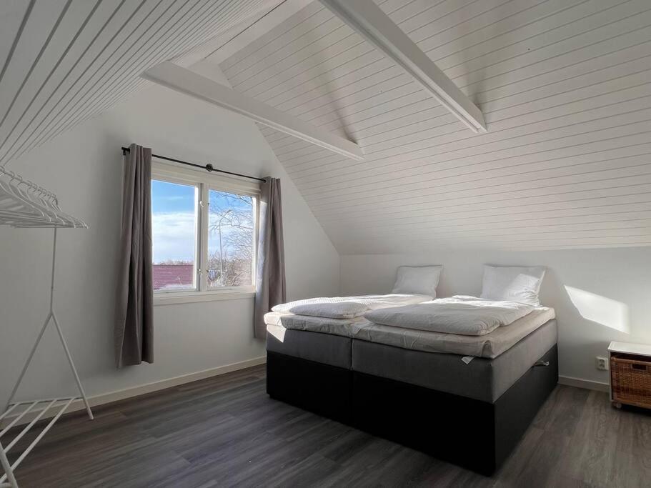 Lantlig Villa I Ljungbyhed Екстериор снимка